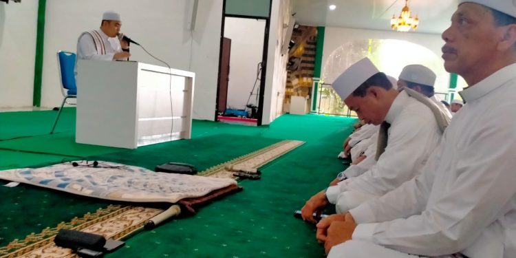 Ustadz Abbas Maulid Mengajak Setiap Anak Berbakti kepada Orang Tua