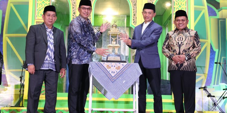 Sekda Dr.Ambo Sakka Tutup MTQ ke-20 Tingkat Kabupaten, Kecamatan Kuranji Juara Umum