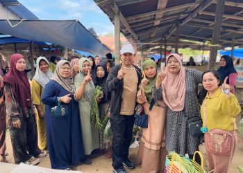 H. Bahsanuddin Blusukan ke Pasar Sebamban Baru, Pedagang Mantap Dukung ARB
