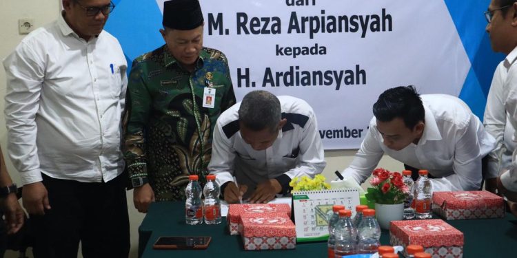 Asisten Ekobang Hadiri Serah Terima Jabatan Komisaris PT Nusantara Batulicin