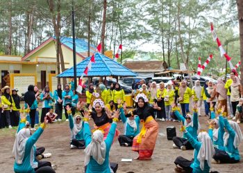 Peringati HKN ke -60, Dinkes Tanah Bumbu Gelar Lomba Yelyel Sosialisasikan Kesehatan