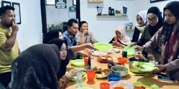 Menambah Keakraban, Setiap Jumat, Kru RSB Tanah Bumbu Makan Bersama
