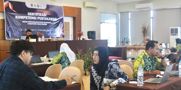 11 Pustakawan di Kabupaten Tanah Bumbu Lulus Sertifikasi Kompetensi