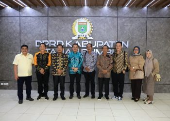 SEKRETARIS DPRD TANBU TERIMA KUNJUNGAN BANGGAR DPRD KOTABARU