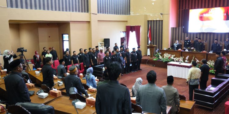 DPRD TANBU GELAR PARIPURNA PERSETUJUAN PENETAPAN PROPEMPERDA TA 2025