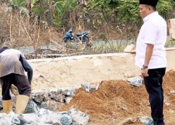 Wakil Ketua DPRD Tanbu Dorong Pembangunan Lapangan Sepak Bola di Sepunggur
