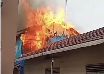Kebakaran Pagi di Banjarmasin, Armada Damkar Berjibaku di Antara Kemacetan Lantas Timbulkan Kengerian
