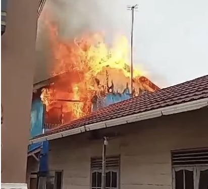 Kebakaran Pagi di Banjarmasin, Armada Damkar Berjibaku di Antara Kemacetan Lantas Timbulkan Kengerian