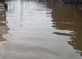 Sebulan Terendam Banjir, Warga Ini Telak Bandingkan Kepekaan Gubernur Sahbirin dan Muhidin