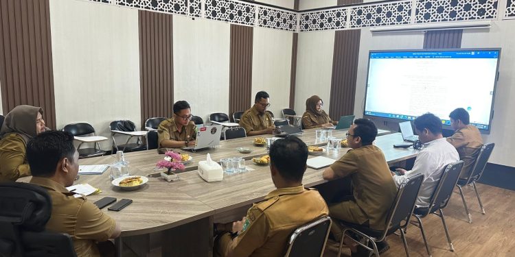 Diskominfosp Tanah Bumbu Gelar Rapat Evaluasi Tim Pengelola Pusat Data