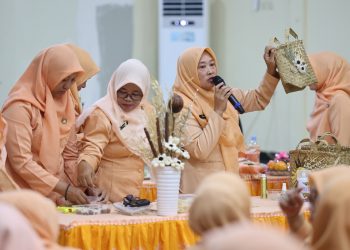 Kreatif! Rumput Liar dan Sisik Ikan Jadi Kerajinan Tangan Bernilai Ekonomis