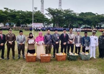 Ketua dan Wakil Ketua DPRD Tanah Bumbu Pimpin Upacara Peringatan Hari Pahlawan 7 Februari