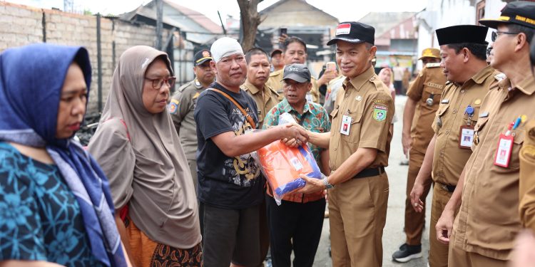 Korban Kebakaran di Gang PLN Kampung Baru Dapat Bantuan Dari Pemkab Tanah Bumbu