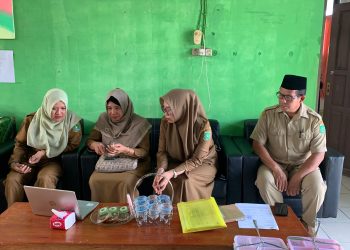 Pembinaan Calon Sekolah Adiwiyata Kabupaten oleh DLH Tanah Bumbu