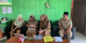 Pembinaan Calon Sekolah Adiwiyata Kabupaten oleh DLH Tanah Bumbu