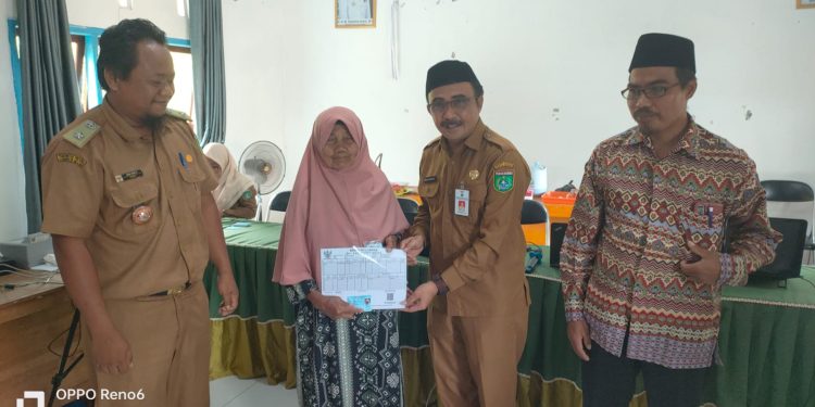 Disdukcapil Tanah Bumbu Gelar Pelayanan Keliling di Desa Karang Rejo