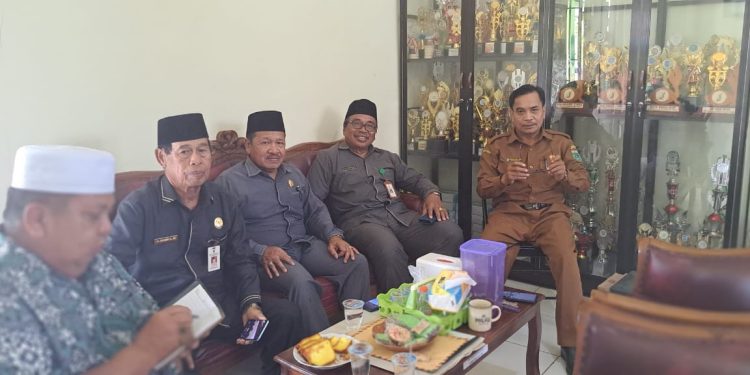 Dewan Pendidikan Tanah Bumbu Monitoring Tiga SMPN yang Berada di Simpang Empat