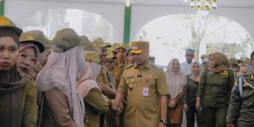 Hari Pertama Ngantor, Wakil Bupati Bahsanuddin Pimpin Apel Gabungan