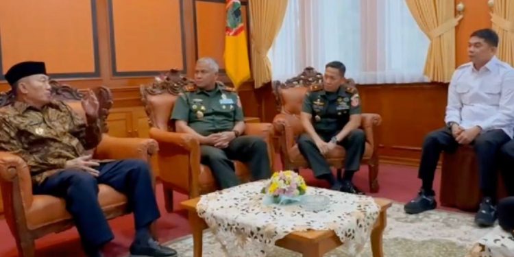 Silaturahmi Pangdam VI Mulawarman dengan Gubernur Kalsel, Bang Arul : Momentum Pererat Kebersamaan