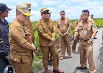 Bupati H Sahrujani Tinjau Lokasi Alternatif Pembuatan Jalan Manarap-Bitin