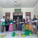 Baznas Tanah Bumbu Berikan Bantuan kepada Fakir Miskin dan Mualaf di Desa Madu Retno
