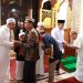 Bupati Tanbu Bang Arul Bersama Warga Laksanakan Salat Idul Fitri di Masjid Agung Al-Falah