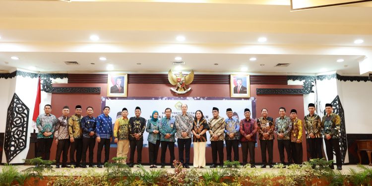 Bupati Tanah Bumbu Bang Arul Hadiri Sertijab Kepala BPK Perwakilan Kalsel