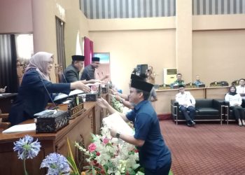 Bupati Bang Arul Apresiasi Pemandangan Umum Fraksi Terhadap Raperda Riset dan Inovasi Daerah