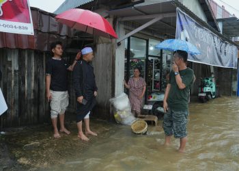Arahan Bupati, Ini Aksi Wabup Bahsanudin Tinjau Lokasi Banjir di Simpang Empat Tanah Bumbu