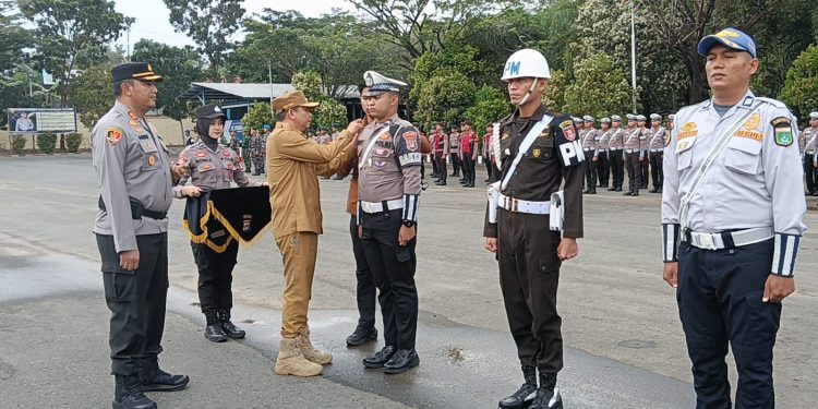 Polres Tanah Bumbu Laksanakan Apel Gelar Pasukan Operasi Ketupat 2025