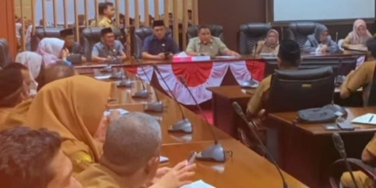 Komisi I DPRD Tanbu Hadirkan Camat dan BPD, Lima Desa Siap Gelar Pilkades PAW