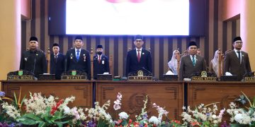 DPRD TANBU DENGARKAN PIDATO SAMBUTAN BUPATI DAN WABUP TANBU DIAWAL MASA JABATAN