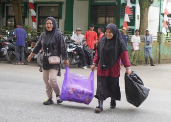 AKSI Jumat Bersih, Langkah Nyata Bupati Andi Rudi Latif Wujudkan Lingkungan Sehat di Tanah Bumbu