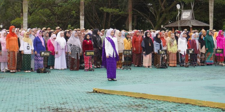 Semangat Kartini di Tanah Bumbu, Upacara Peringatan Hari Kartini dengan Petugas Perempuan