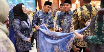 Bupati Andi Rudi Latif Hadiri Pengukuhan Ketua Dekranasda Provinsi Kalsel