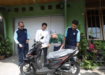 Wali Kota Banjarmasin Serahkan Hadiah Untuk Pelanggan Teladan PAM Bandarmasih