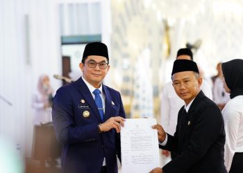 Bupati Andi Rudi Latif Resmi Melantik dan Ambil Sumpah Kepala Sekolah dan PPPK: Tekankan Empat Prinsip Penting