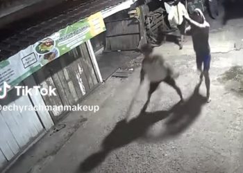 Tenteng Samurai, Aksi Serang Antargenk Malam Hari di Banjarmasin Terekam CCTV, Teriak Bahasa Luar