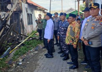Wakil Ketua DPRD dan Bupati Tanbu Tinjau Langsung Lokasi Kebakaran di Simpang Empat
