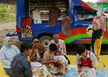 Pemkab Hadirkan Mobil Perpustakaan Keliling di SLB Tanah Bumbu