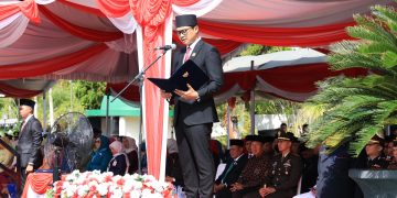 Ketua DPRD Tanbu Bacakan Naskah UUD 1945 dalam Upacara Hari Lahir Pancasila