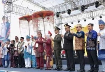 Bupati Tanbu Andi Rudi Latif Hadiri Harjad ke-75 Kotabaru