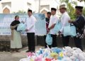 Bupati Tanbu Andi Rudi Latif, Bagikan Daging Kurban Bantuan Presiden Prabowo Subianto