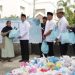 Bupati Tanbu Andi Rudi Latif, Bagikan Daging Kurban Bantuan Presiden Prabowo Subianto