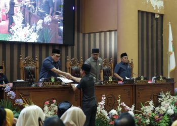 Pemkab Tanah Bumbu Hadiri Rapat Paripurna Pemandangan Umum Fraksi terhadap Raperda LPj APBD Tahun Anggaran 2024.