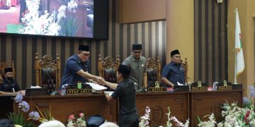 Pemkab Tanah Bumbu Hadiri Rapat Paripurna Pemandangan Umum Fraksi terhadap Raperda LPj APBD Tahun Anggaran 2024.