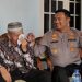 Purnawirawan AKP Roy Menangis Dikunjungi Kapolres