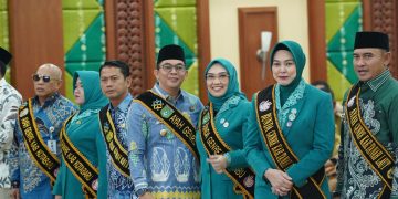 Andi Rudi Latif dan Andi Irmayani Rudi Latif Dikukuhkan Sebagai Ayah dan Bunda GenRe Tanah Bumbu
