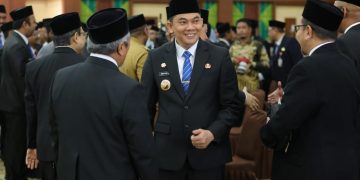 Bupati Tanah Bumbu Andi Rudi Latif Hadiri Pelantikan Sekda Provinsi Kalsel, Dapat Pujian dari Gubernur Muhidin
