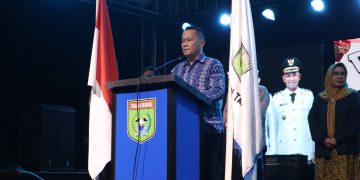 Parade Seni dan Budaya Tanah Bumbu 2025: Pengunjung Padati Lapangan, Ekonomi Lokal Menggeliat